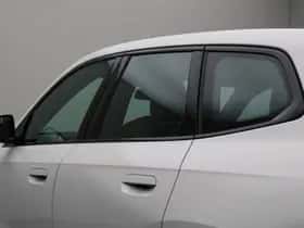 BMW iX1 (2023) thumbnail 4
