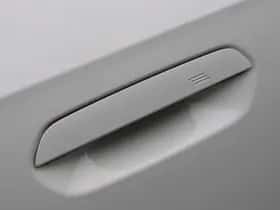 BMW iX1 (2023) thumbnail 9