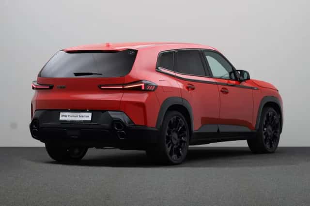 BMW XM (2026) thumbnail 2