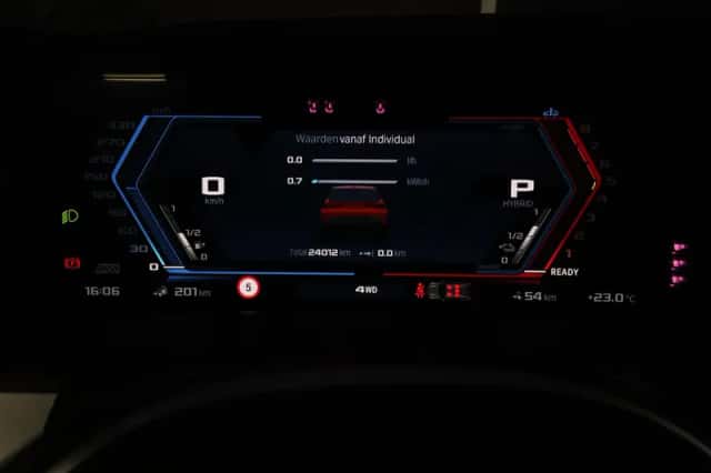 BMW XM (2026) thumbnail 3