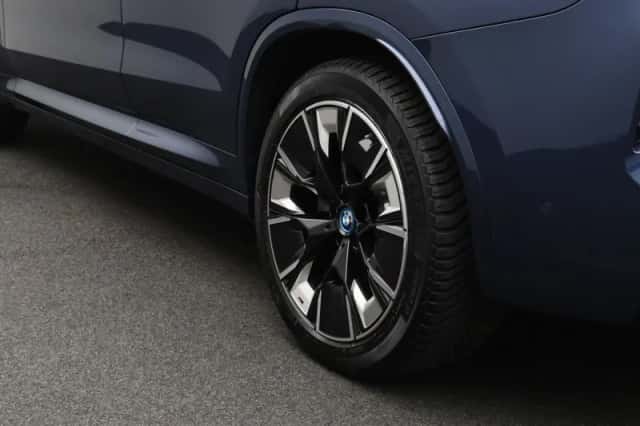 BMW iX3 (2024) thumbnail 5