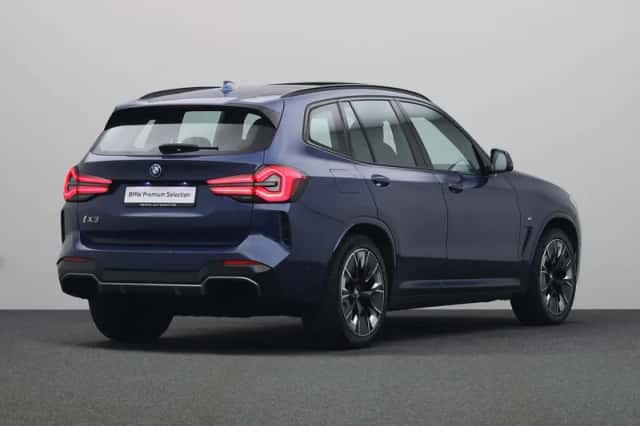 BMW iX3 (2024) thumbnail 2