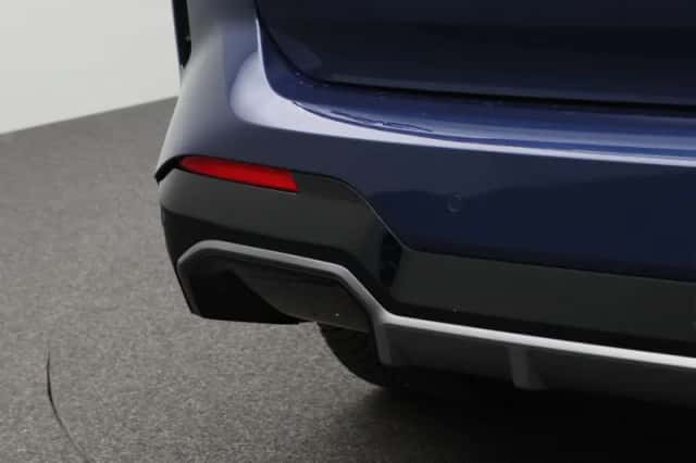 BMW iX3 (2024) thumbnail 6