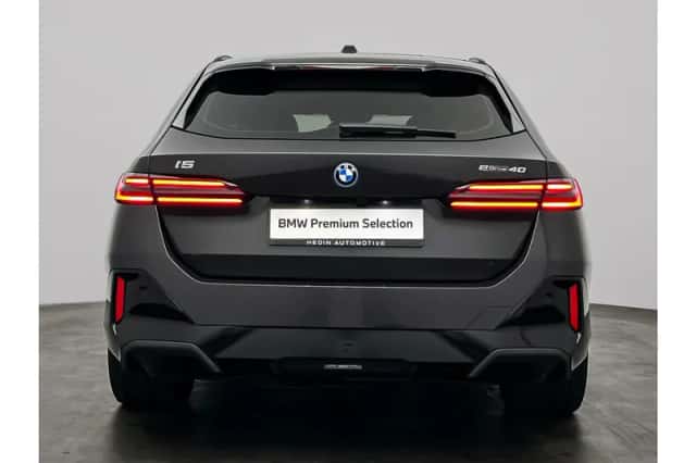 BMW i5 (2026) thumbnail 5