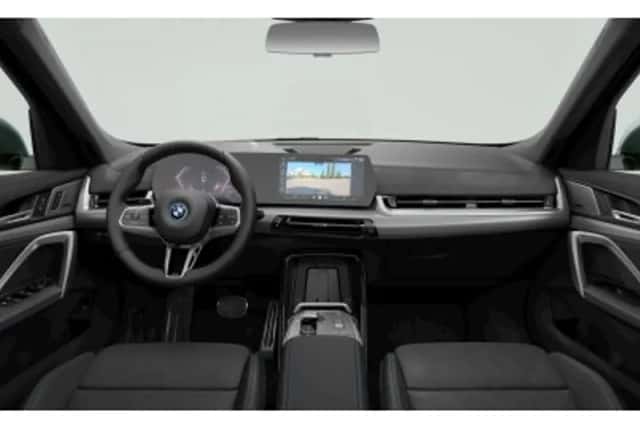 BMW iX1 (2026) thumbnail 3