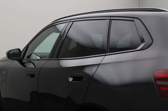 BMW X3 (2024) thumbnail 3