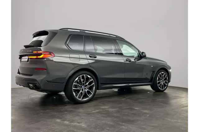 BMW X7 (2026) thumbnail 3
