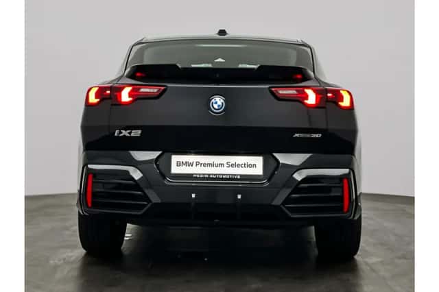BMW iX2 (2026) thumbnail 4