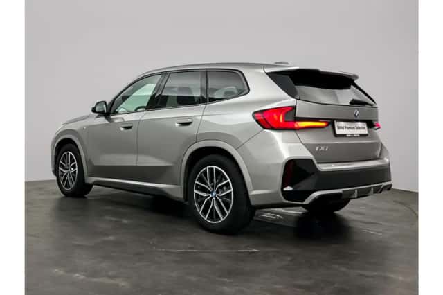 BMW iX1 (2023) thumbnail 3