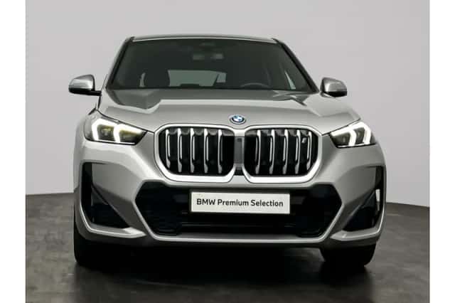 BMW iX1 (2023) thumbnail 6