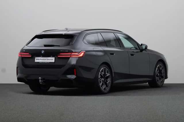 BMW i5 (2025) thumbnail 2