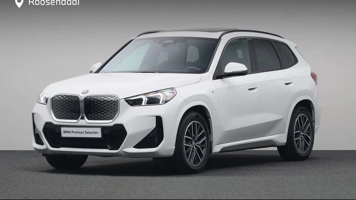 BMW iX1 (2025) — foto 1