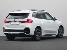 BMW iX1 (2025) thumbnail 2