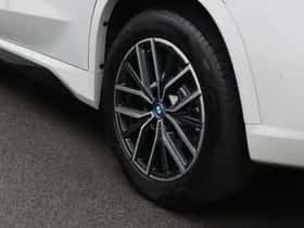 BMW iX1 (2025) thumbnail 5