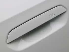 BMW iX1 (2025) thumbnail 9