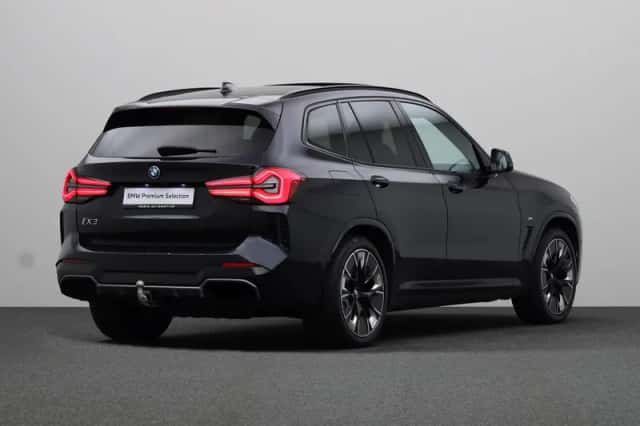 BMW iX3 (2023) thumbnail 2