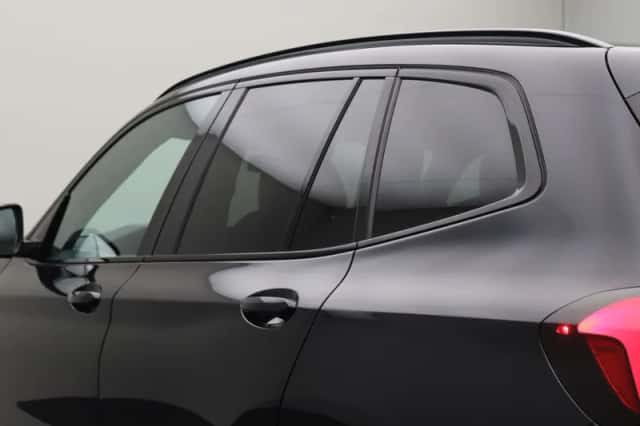 BMW iX3 (2023) thumbnail 4