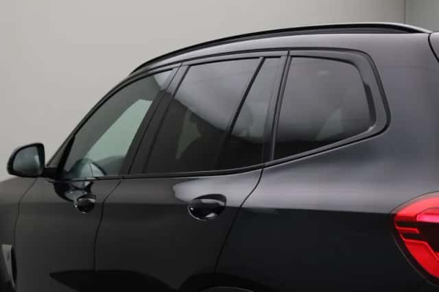 BMW iX3 (2021) thumbnail 4