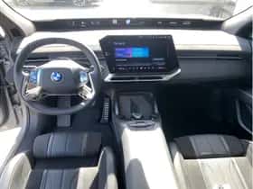 BMW iX3 (2026) thumbnail 2