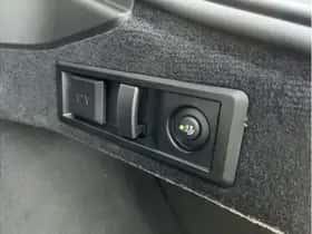 BMW i4 (2026) thumbnail 17