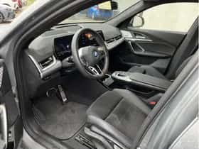 BMW iX2 (2025) thumbnail 4