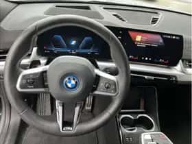 BMW iX2 (2025) thumbnail 6