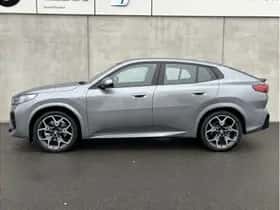 BMW iX2 (2025) thumbnail 9