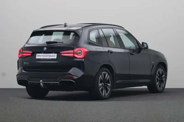 BMW iX3 (2022) thumbnail 2