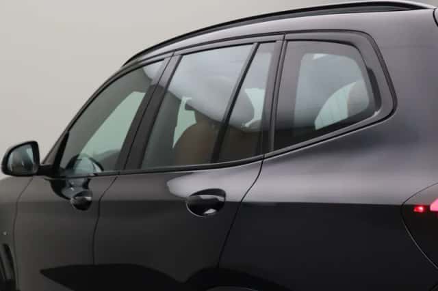 BMW iX3 (2022) thumbnail 3