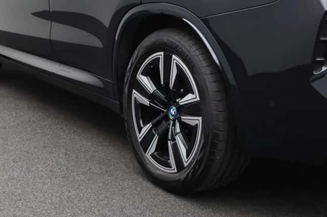 BMW iX3 (2022) thumbnail 5