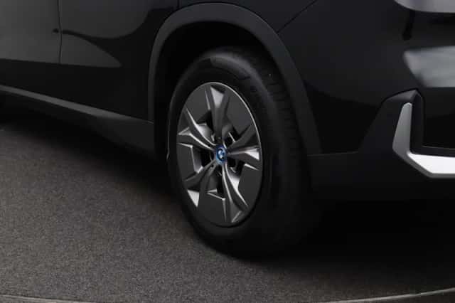 BMW iX1 (2024) thumbnail 5
