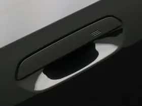 BMW iX1 (2025) thumbnail 9