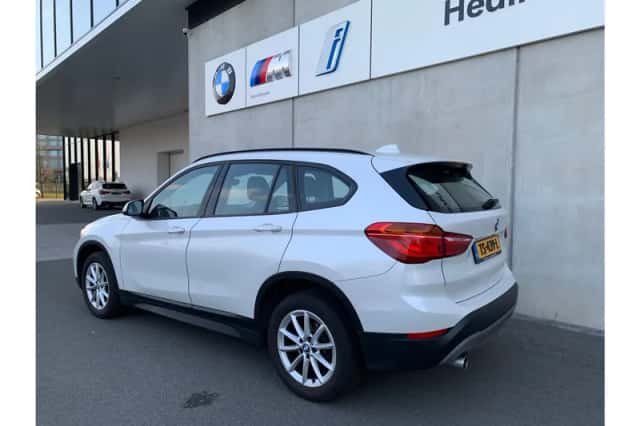 BMW X1 (2018) thumbnail 3