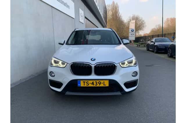 BMW X1 (2018) thumbnail 4