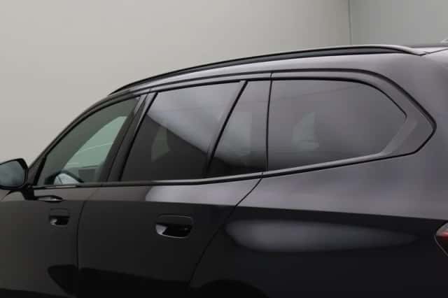 BMW i5 (2025) thumbnail 4