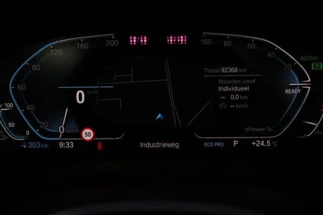 BMW iX3 (2023) thumbnail 3