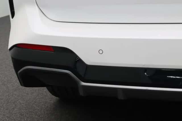 BMW iX3 (2023) thumbnail 6