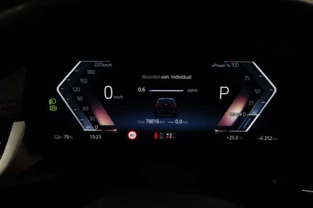BMW iX1 (2023) thumbnail 3