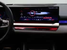 BMW i5 (2024) thumbnail 24