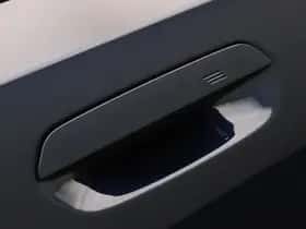 BMW i5 (2024) thumbnail 9