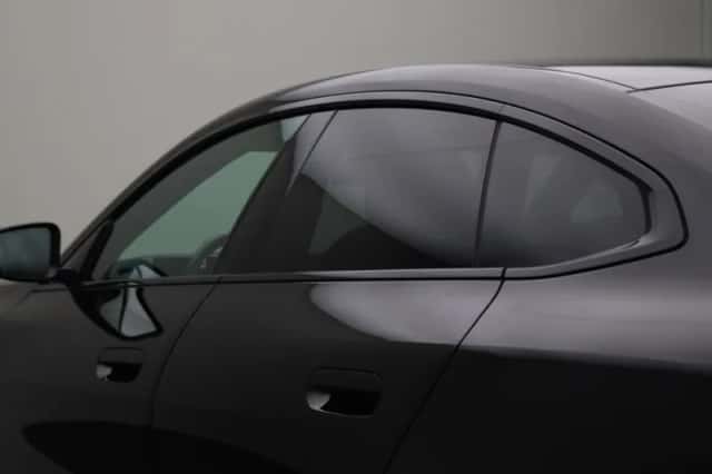 BMW i4 (2022) thumbnail 4