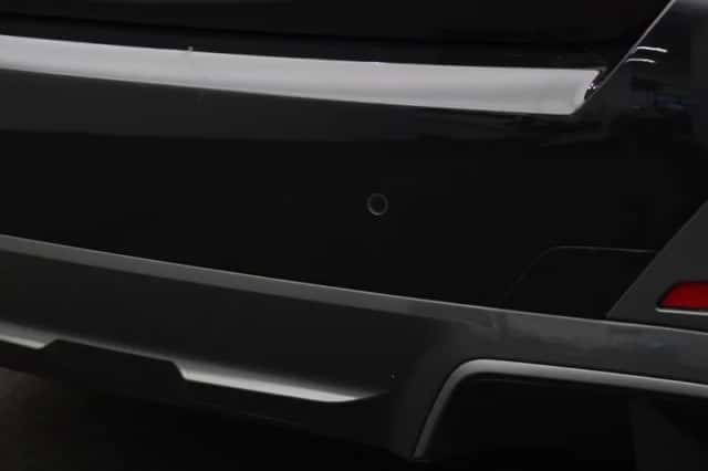 BMW i4 (2022) thumbnail 6