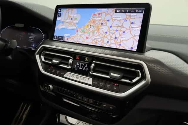 BMW iX3 (2024) thumbnail 3