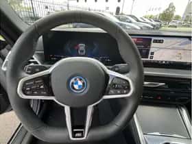 BMW i4 (2025) thumbnail 4
