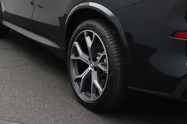 BMW X5 (2023) thumbnail 5