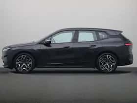 BMW iX (2022) thumbnail 12