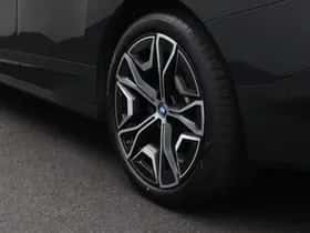 BMW iX (2022) thumbnail 5