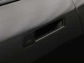 BMW iX (2022) thumbnail 8