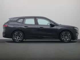 BMW iX (2022) thumbnail 10