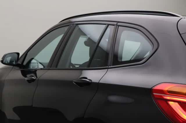 BMW X1 (2019) thumbnail 4